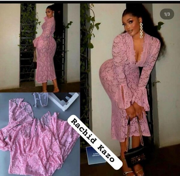 Robe en dentelle rose élégante