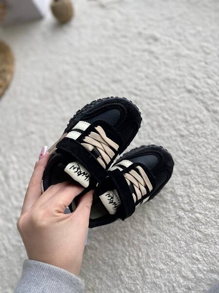 Кроссовки Адидас