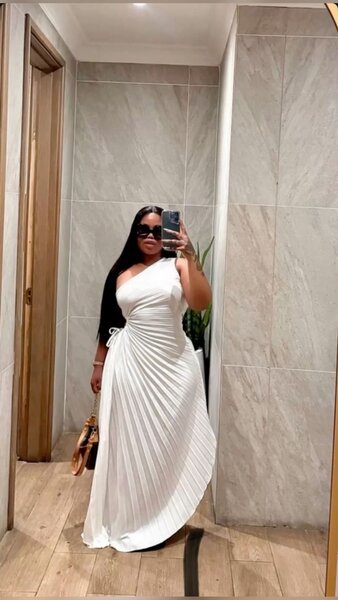 Robe asymétrique élégante