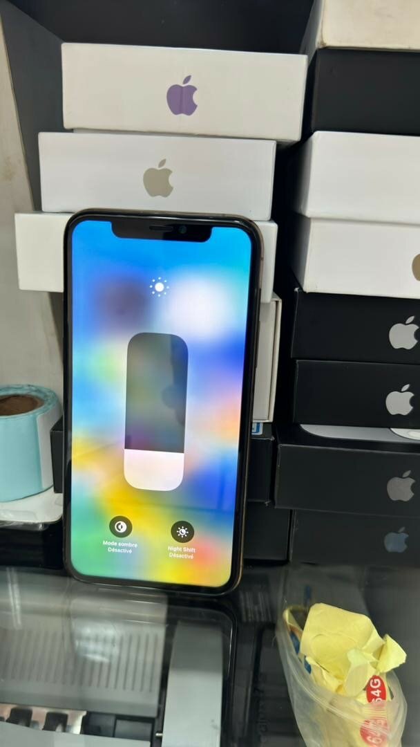 iPhone 11 Pro 64g sans id