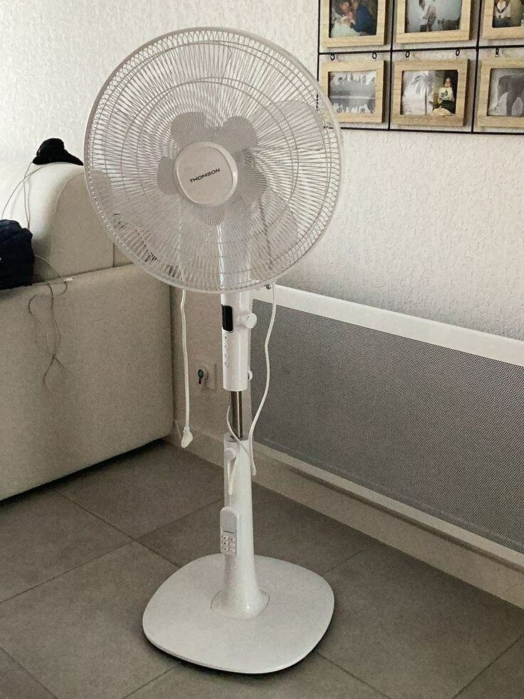 Ventilateur sur pied