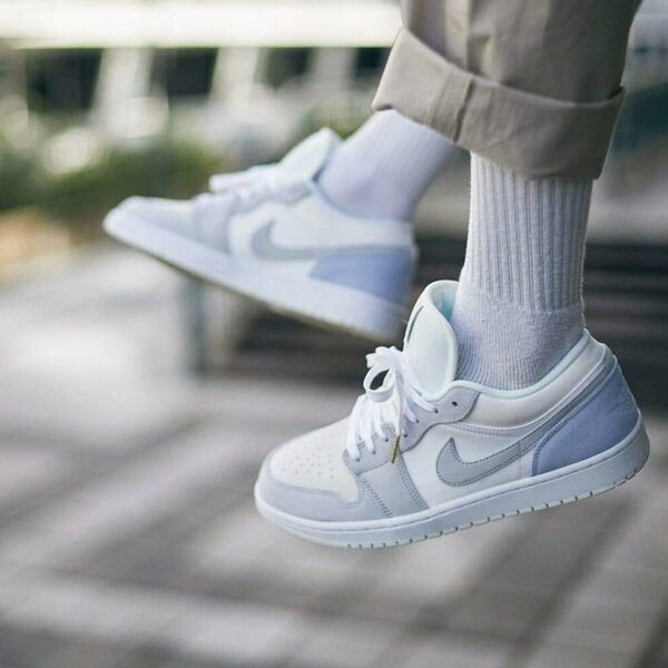 Chaussures Nike Air Jordan blanches