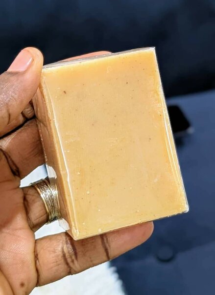 Savon facial illuminant