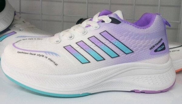 Baskets blanches dégradé violet