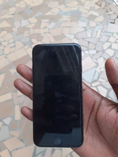 Apple iPhone Noir 8simple