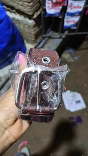 Ceinture en cuir marron robuste