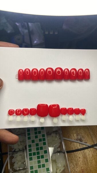 Ongles faux élégants