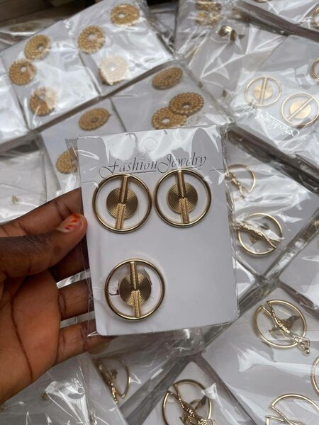 Boucles d'oreilles élégantes dorées