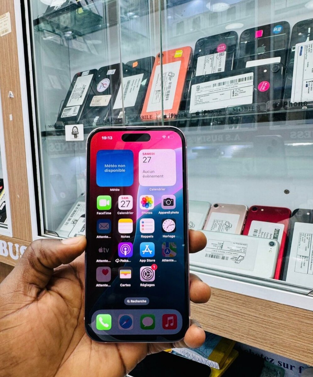 iPhone 15 simple