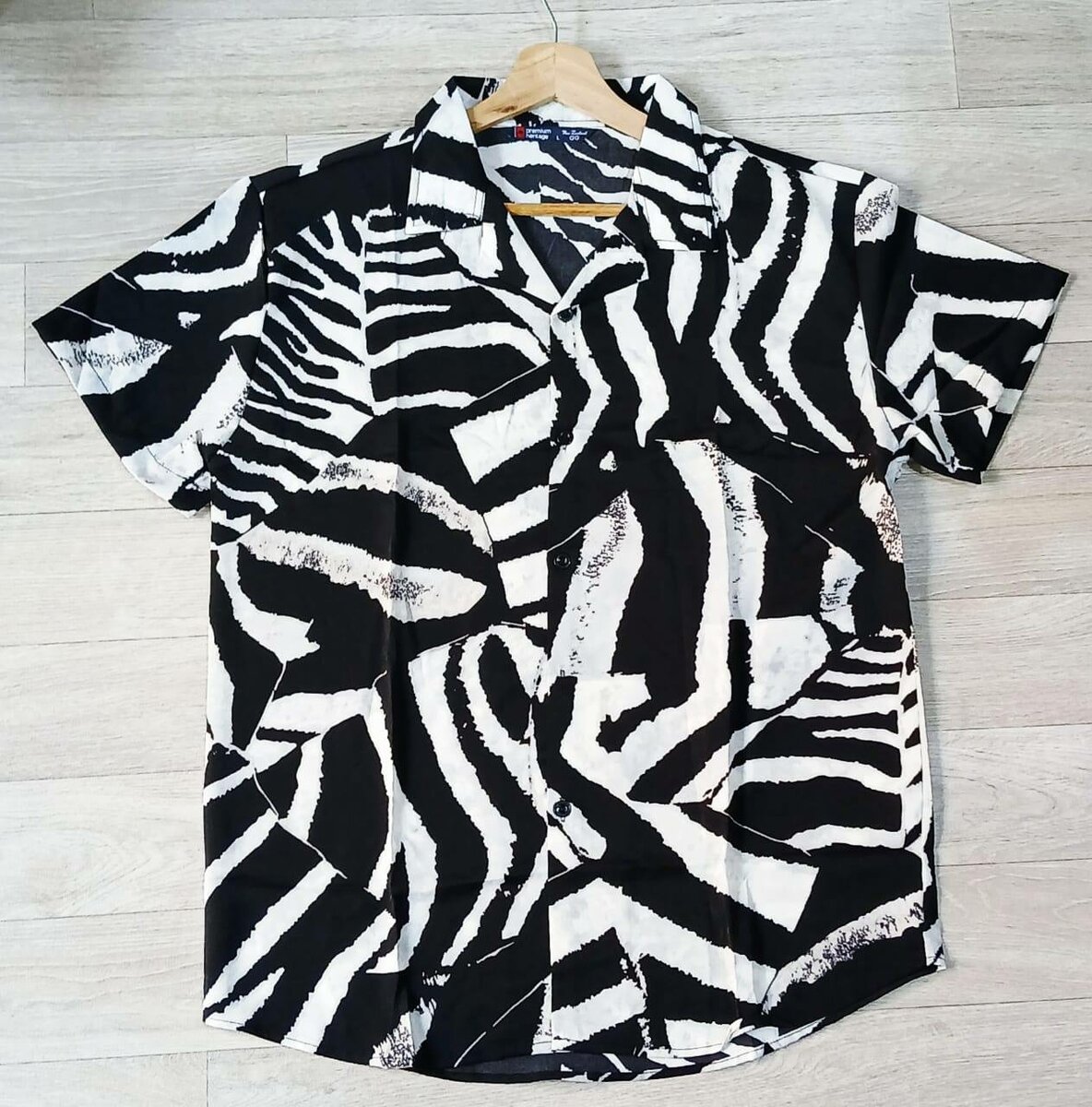 Chemise à motif abstrait