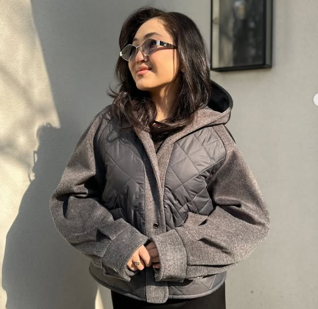 Весенняя серая куртка из ламы