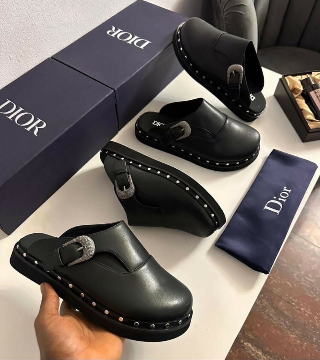 Mules en cuir Dior élégantes