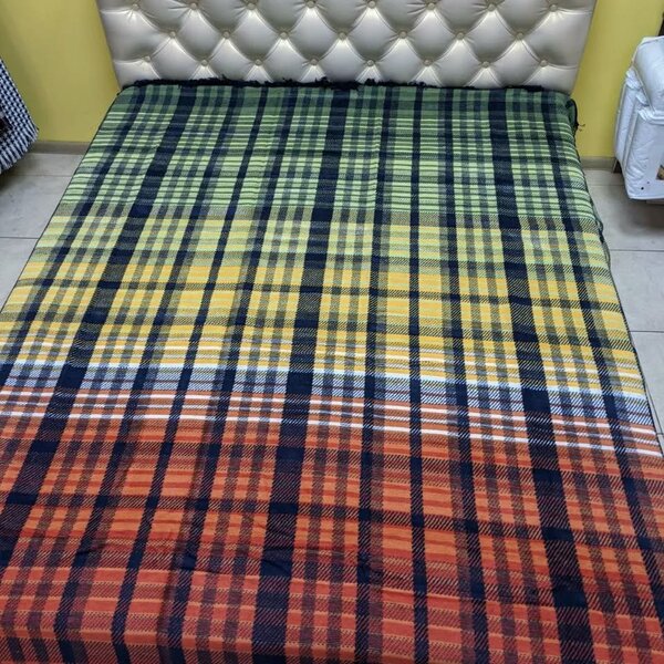 Мягкий и легкий двухсторонний плед