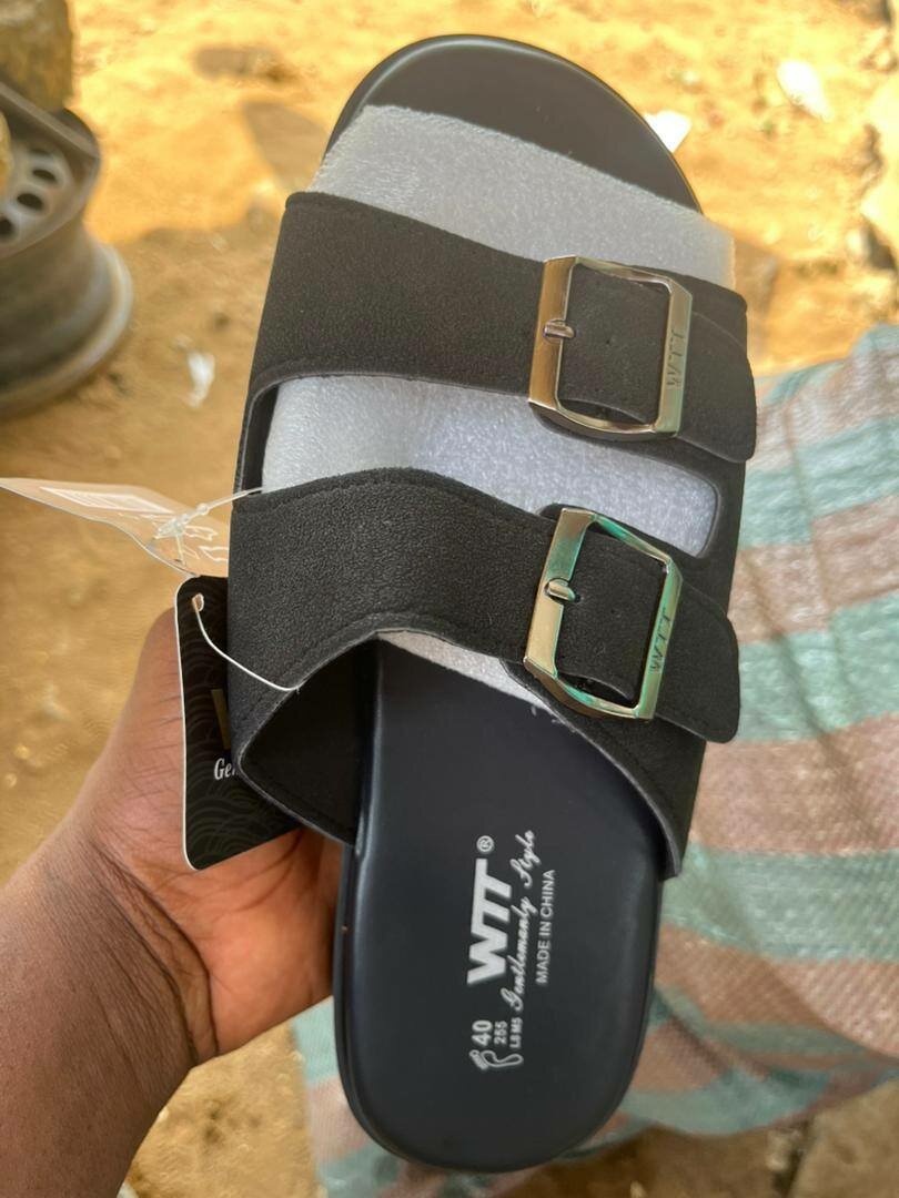 Sandales plates pour homme WTT