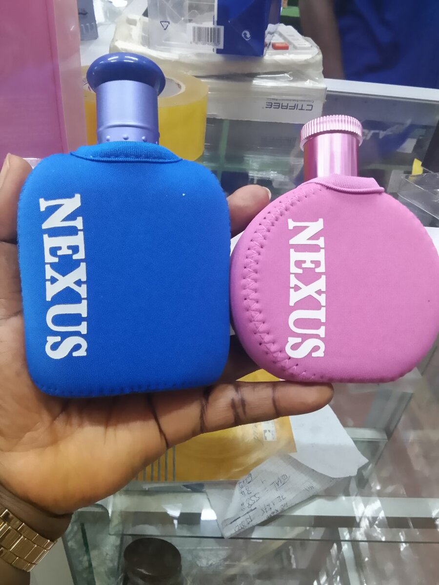 Flacons de parfum Nexus colorés