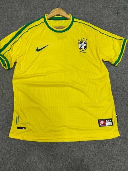 Maillots de football tendance