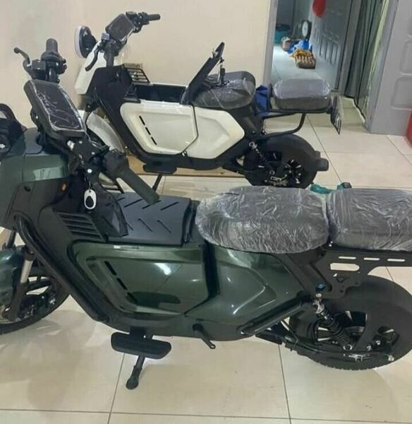 Scooter électrique vert