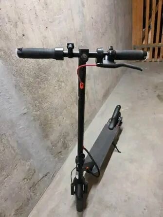 Trottinette électrique compacte