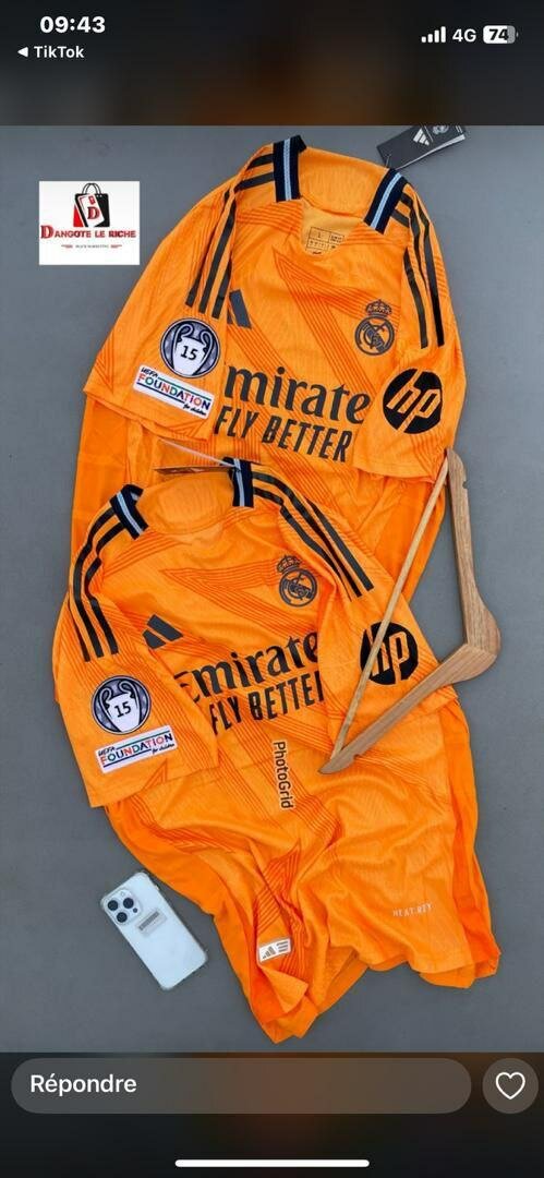 Maillot Orange de Football