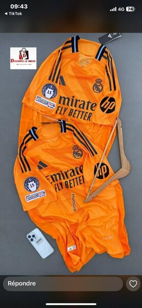 Maillot Orange de Football