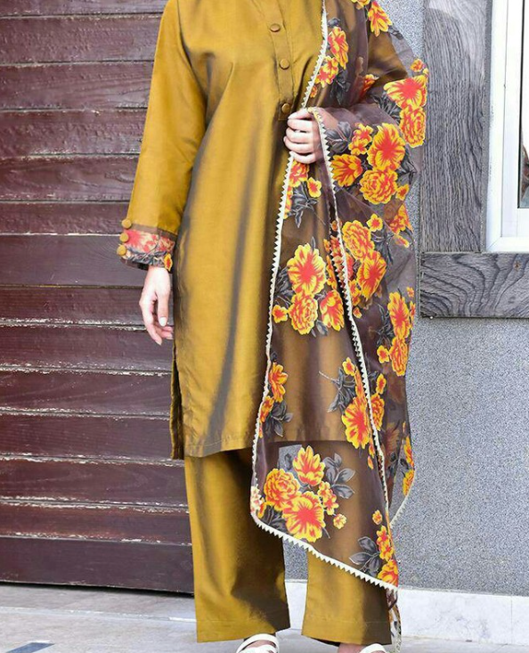 3 Pcs Women's Stitched Silk Suit