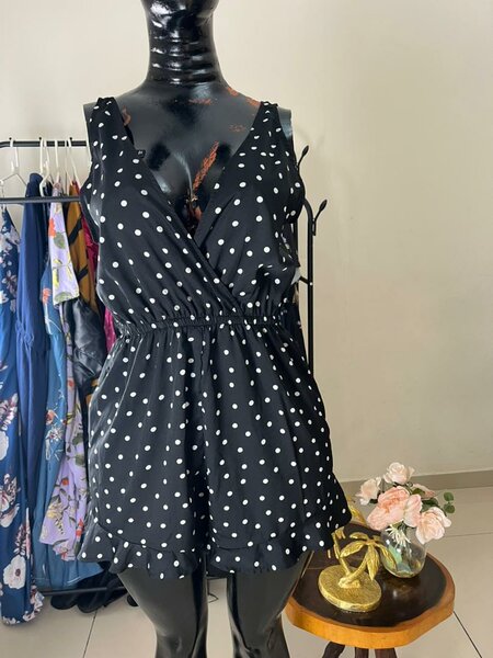 Combinaison été femme élégante