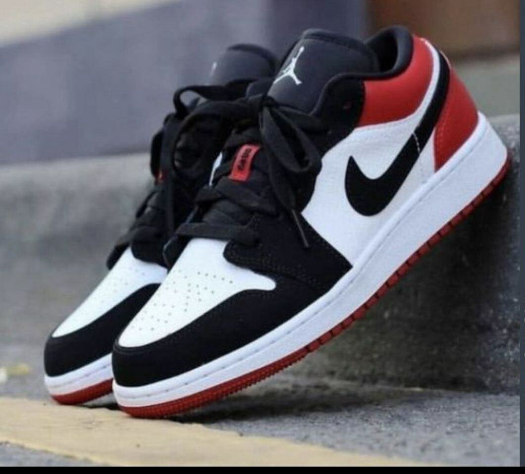 Baskets Noires et Blanches Style Urbain