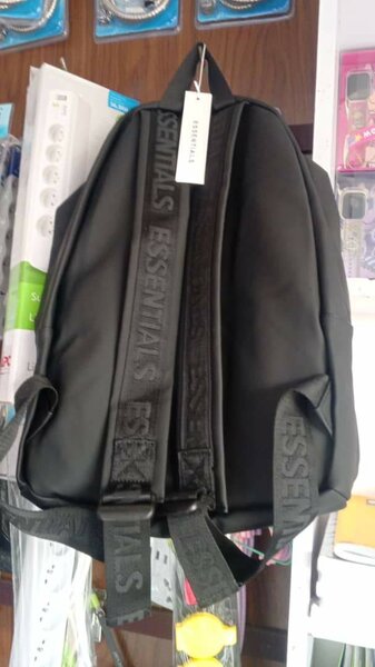 Sac à dos noir Essentials