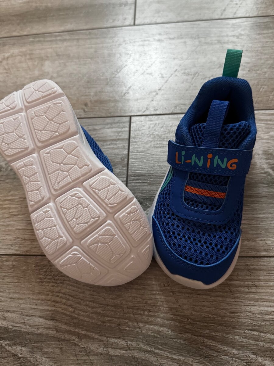 Продаются новые кроссовки от компании Лининг