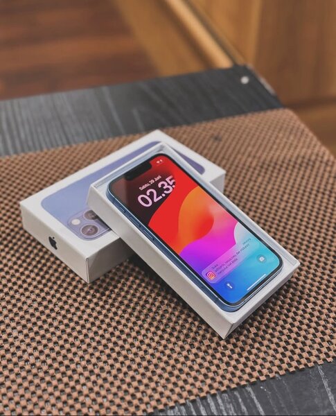 iPhone 13 128Go quasi neuf importé