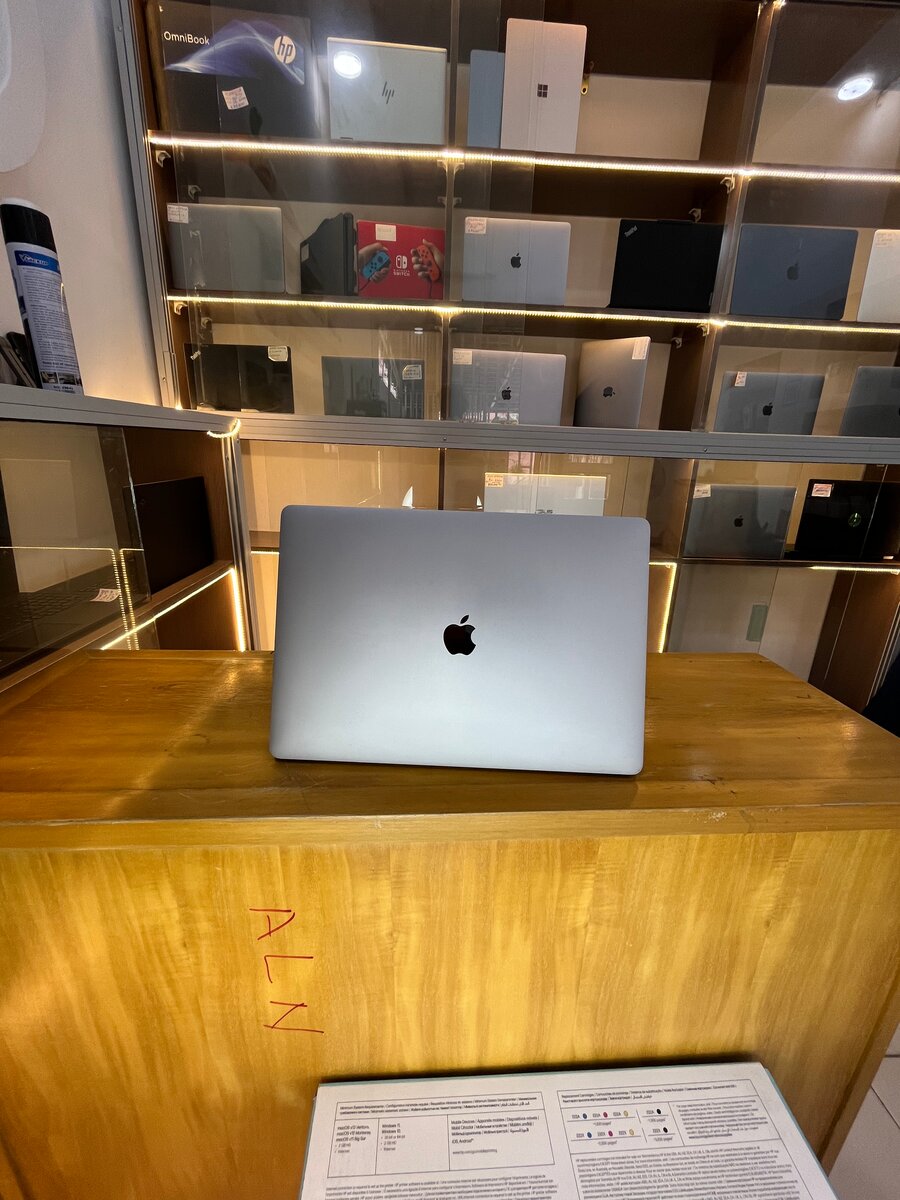 MACBOOK PRO I9 32go 1To