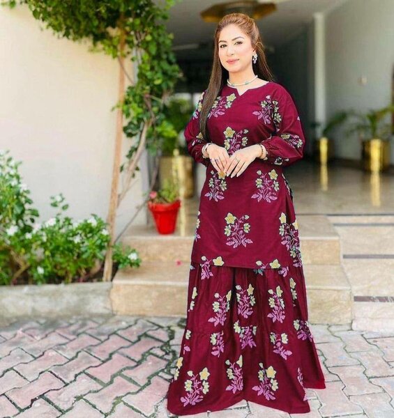 2 pcs woman's stitched linen printed suit