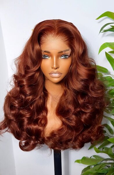 Perruque Ondulée en Dentelle