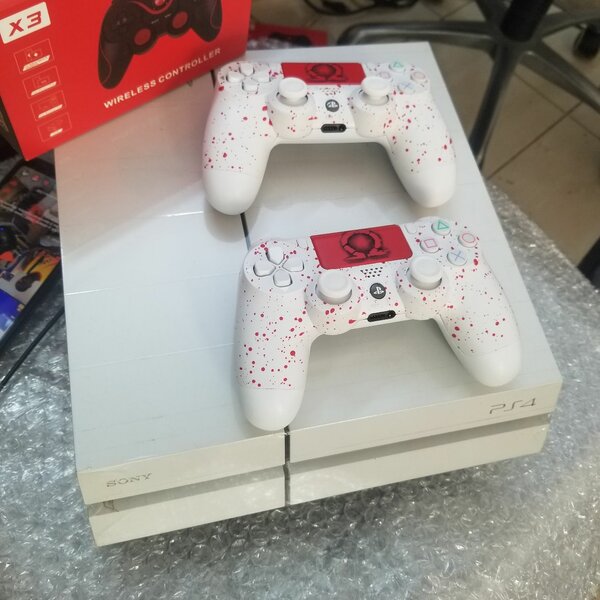 Console Sony PS4 + Manettes