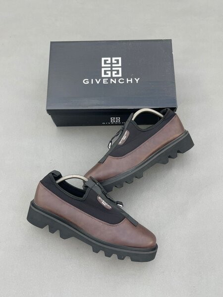 Mocassins en cuir Givenchy