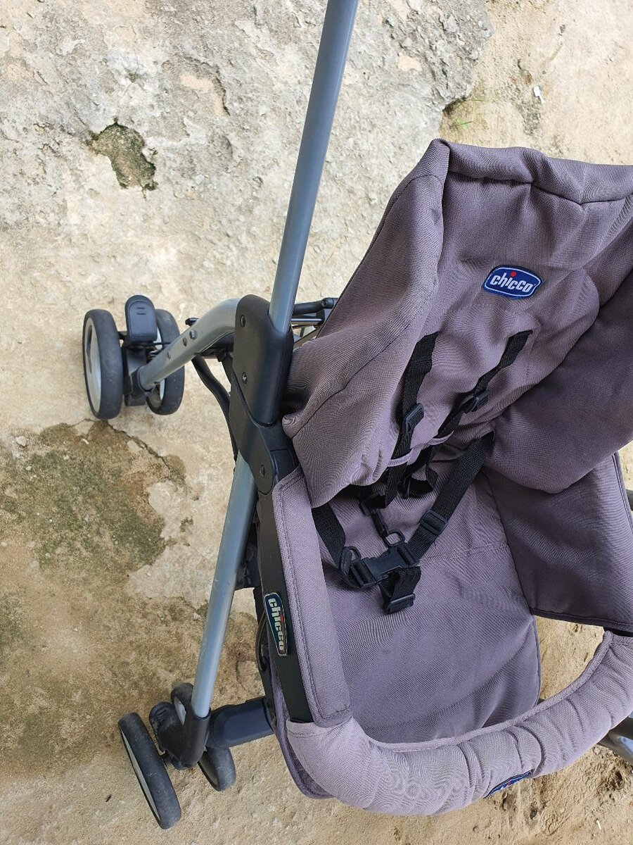 Poussette Chicco légère