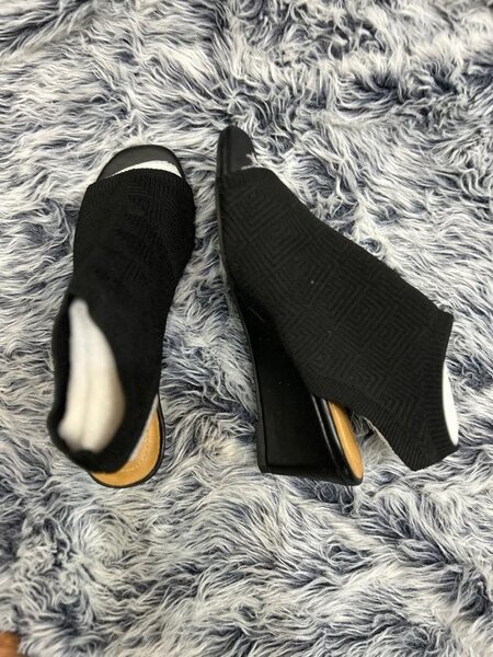 Sandales à talons en maille noire