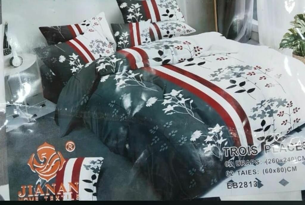 Parure de lit et rideaux modernes