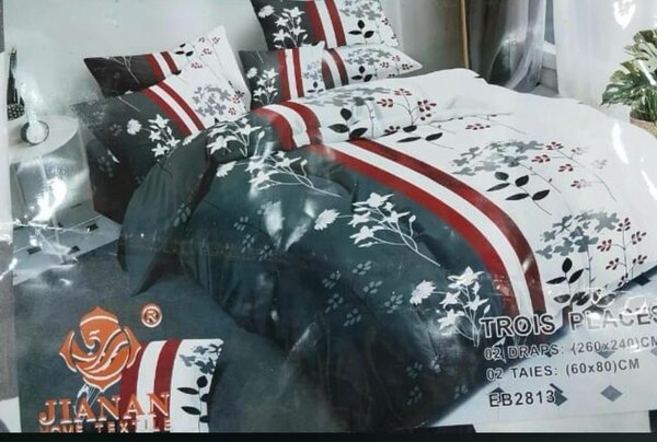 Parure de lit et rideaux modernes