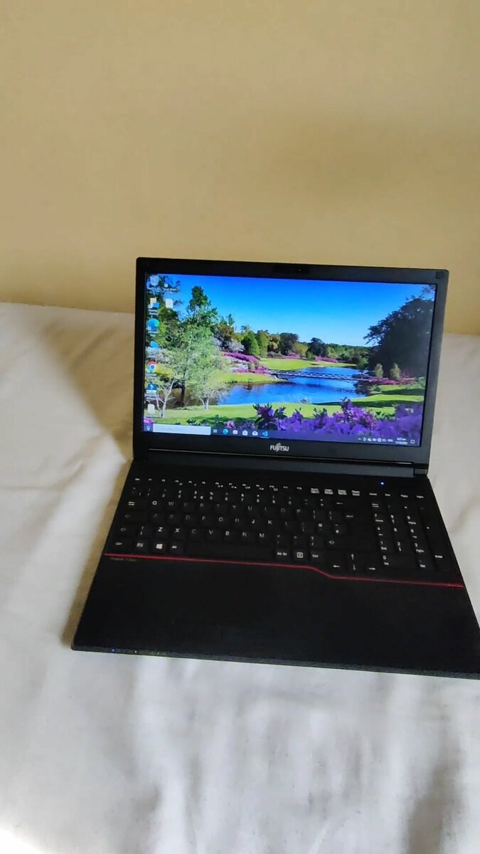 Fujitsu E544 (Core i7)