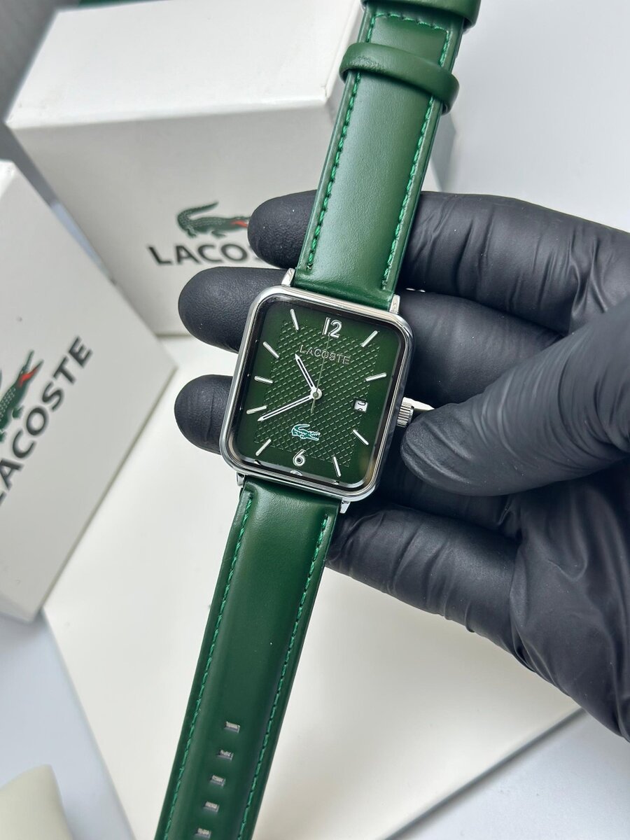 Montre verte élégante Lacoste