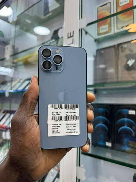 iPhone 13pro max 128Go quasi neuf