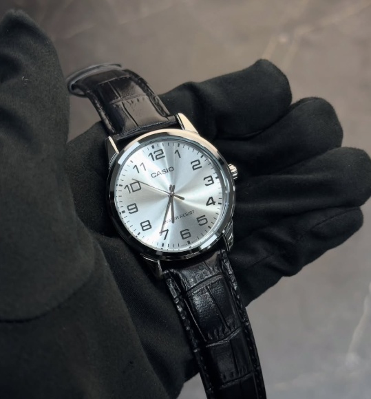 Casio белые часы 