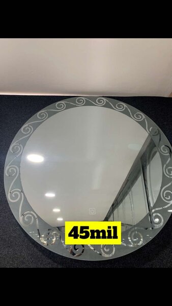 Miroir mural décoratif élégant