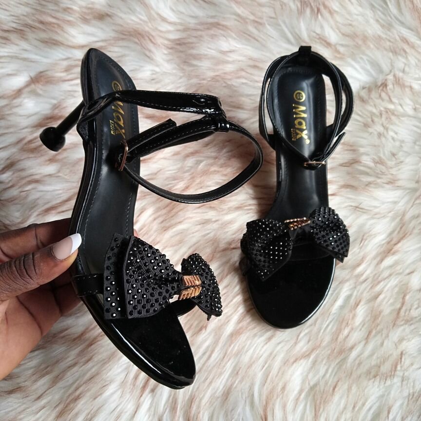 Ankle strap heeled sandals