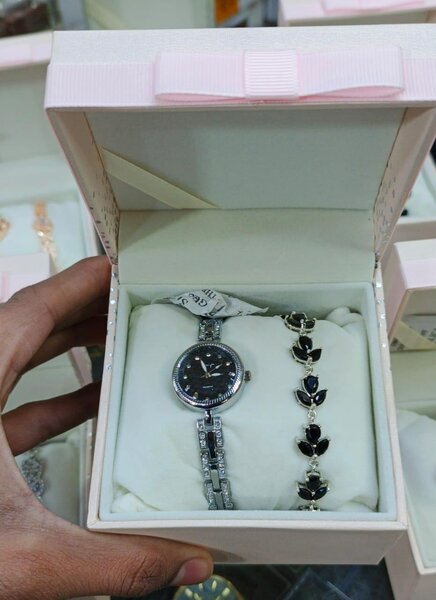 Watch with braclet