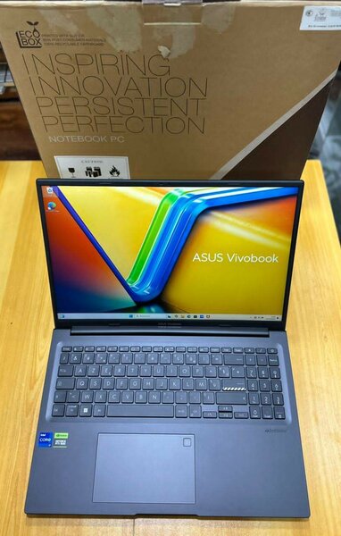 Asus Pc vivobook 32Go Core i7