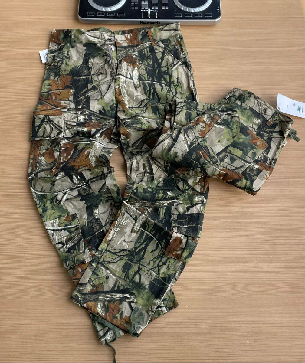 Camouflage baggy jeans