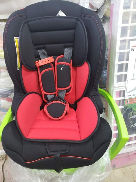 Siège auto bébé sécurisé