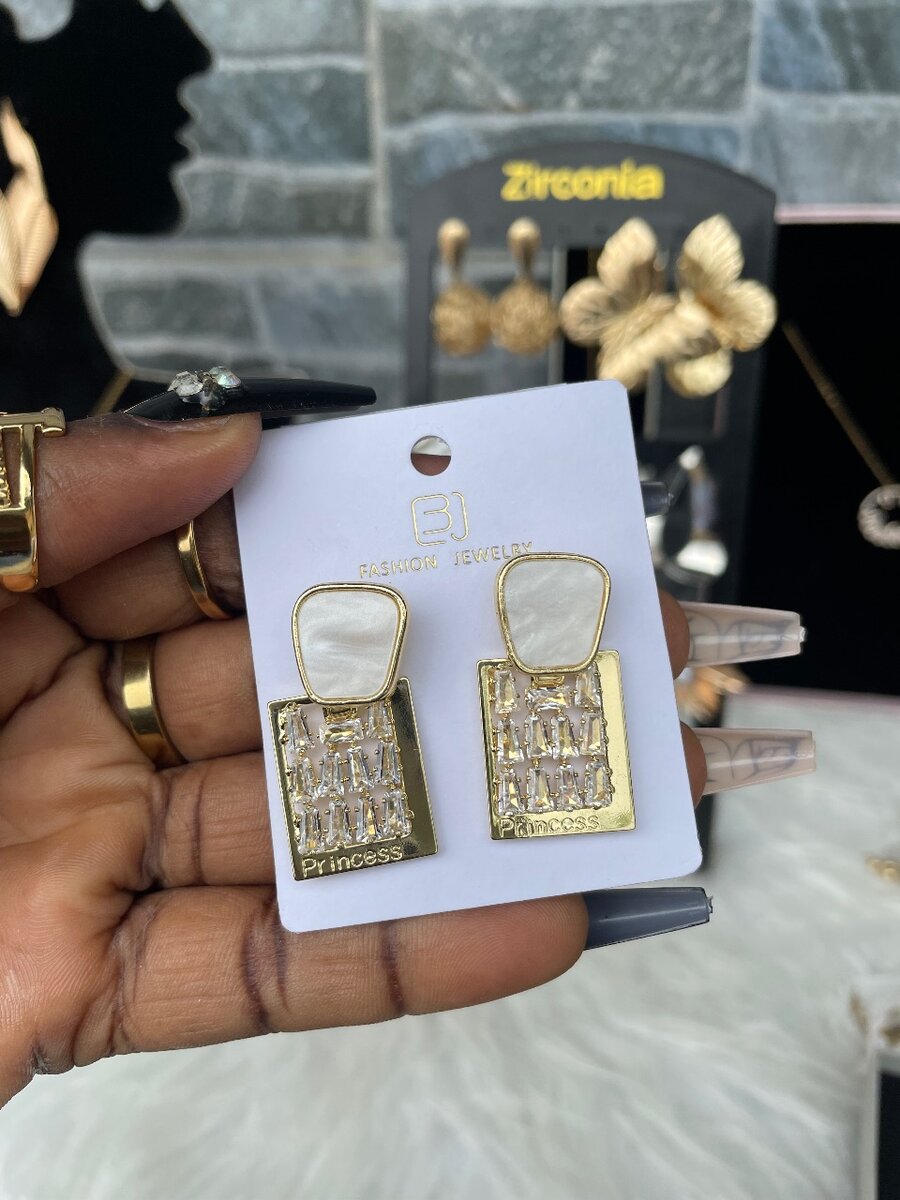 Boucles d'oreilles en or élégantes